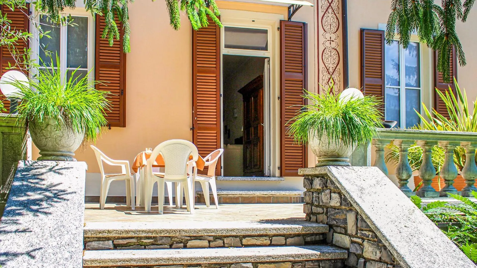 Palazzina Giardinolago Граведона 0*,  Италия